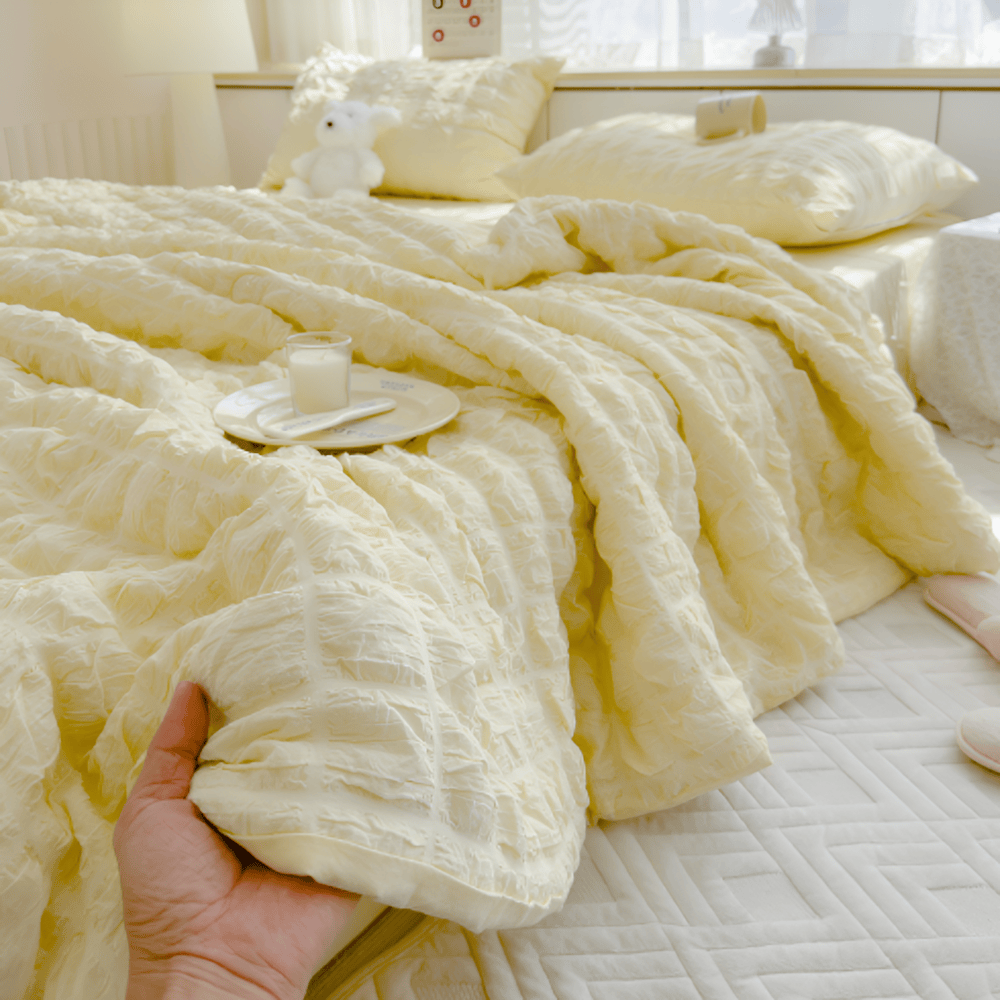 Honorine Summer Quilt Set for Warm Nights with Cases