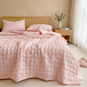 Honorine Summer Quilt Set for Warm Nights with Cases