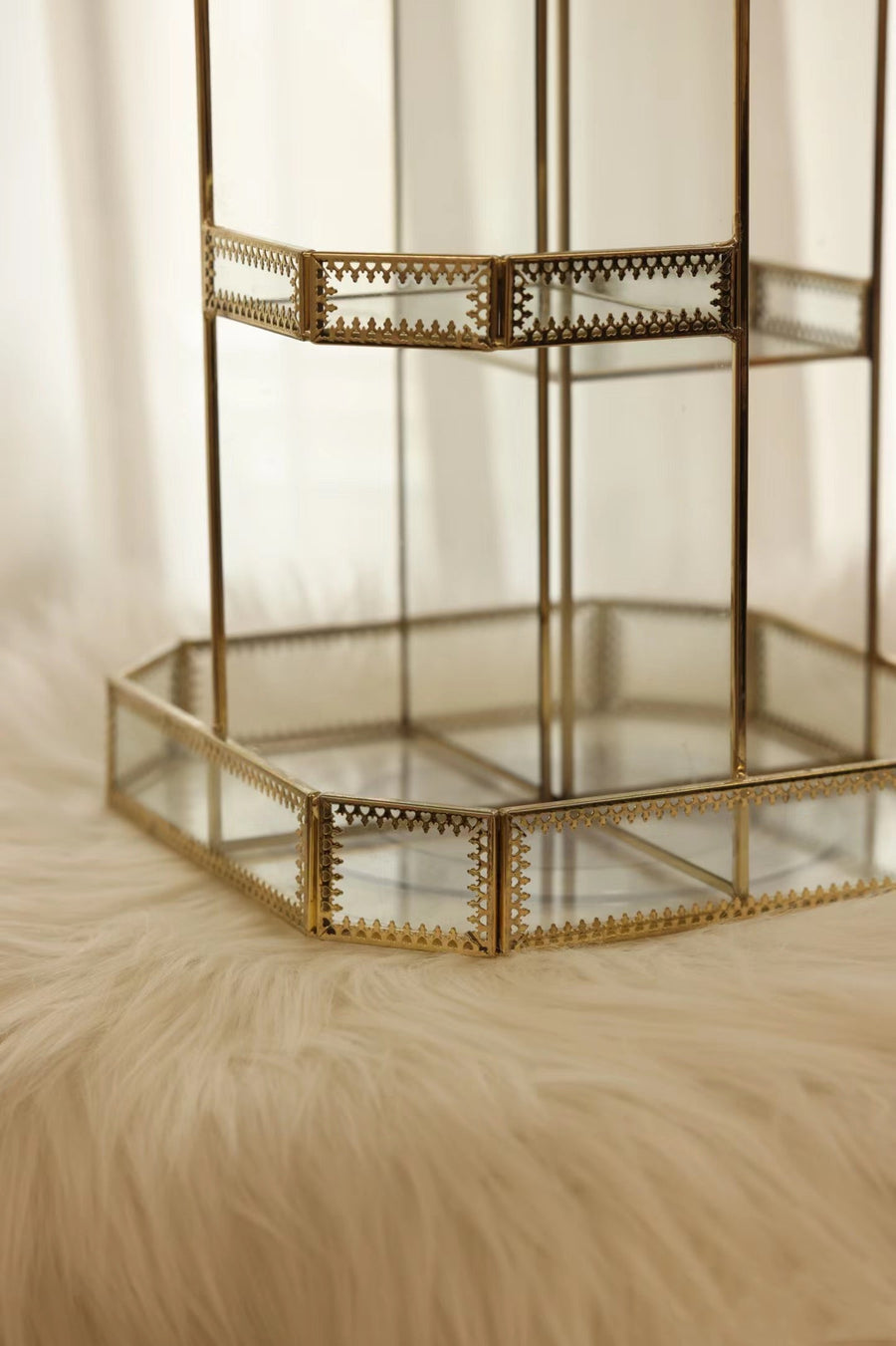 Metal frame, glass trays