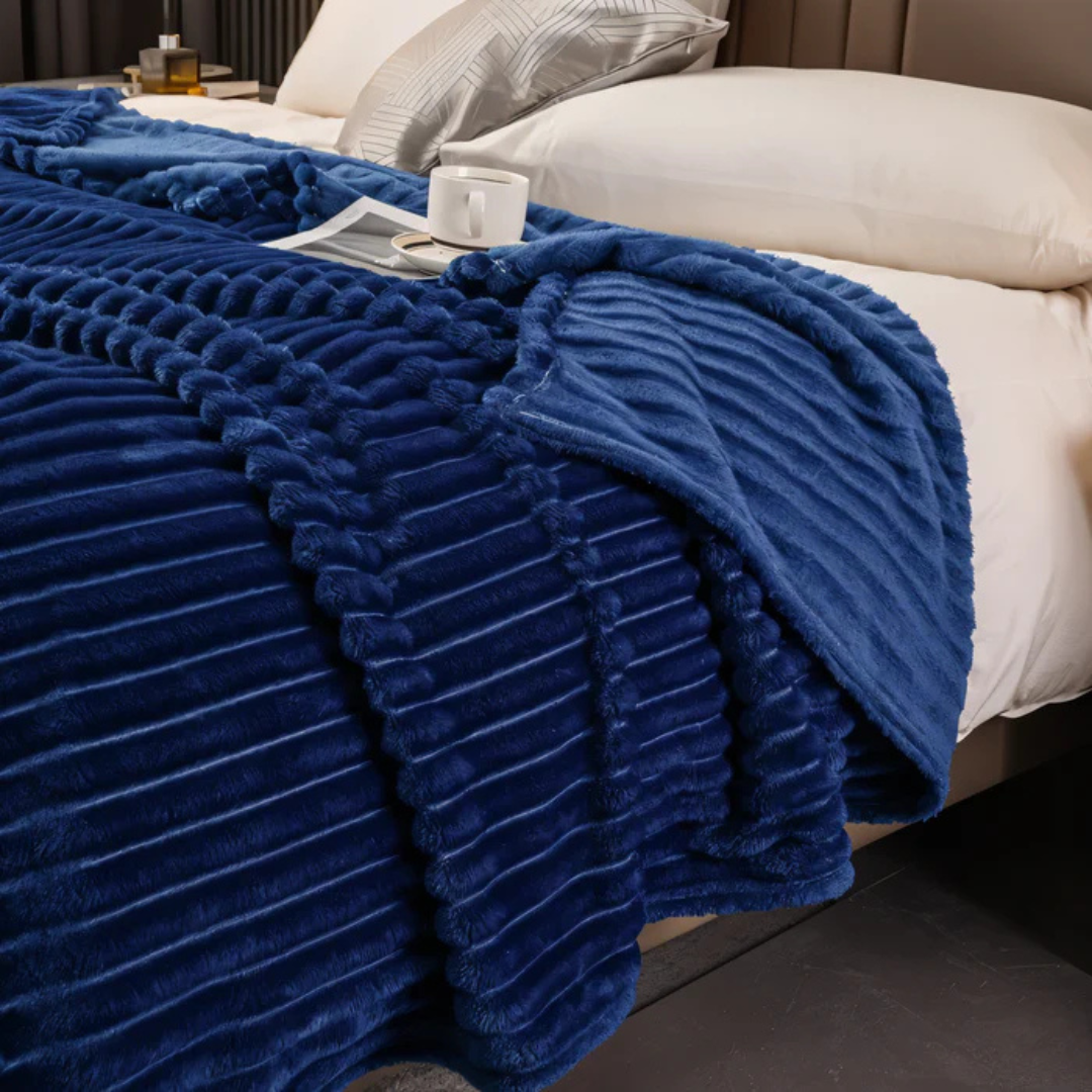 Delphine Fleece Throw for Cosy Rooms with Striped Pile