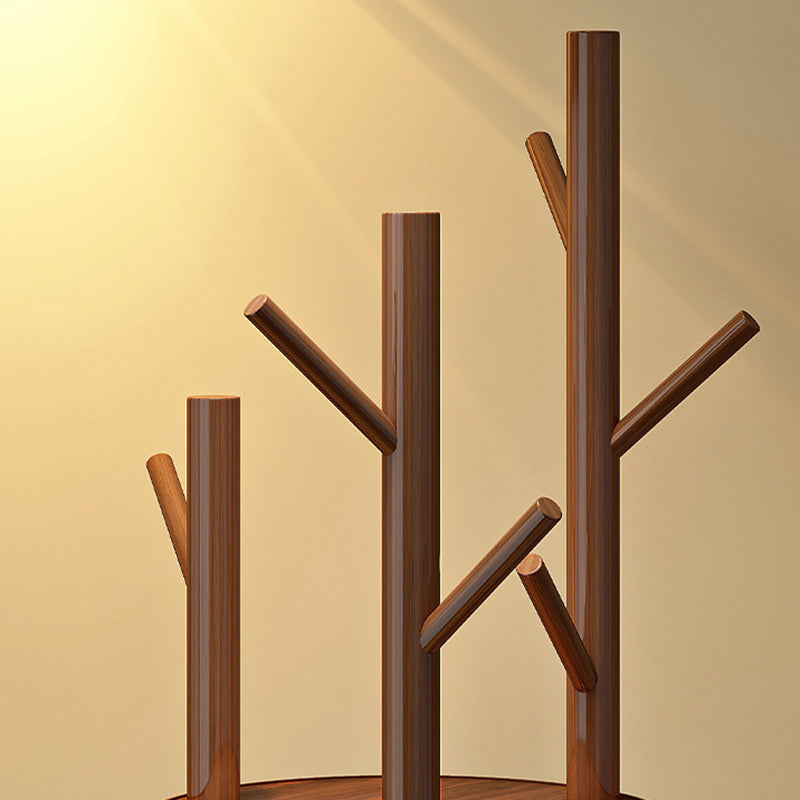Pegs at staggered heights